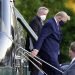 Fotografía del viernes 2 de octubre de 2020, del presidente de Estados Unidos, Donald Trump, bajando del helicóptero Marine One a su llegada al Centro Médico Militar Walter Reed en Bethesda, Maryland, tras dar positivo por COVID-19. (AP Foto/Jacquelyn Martin, Archivo)