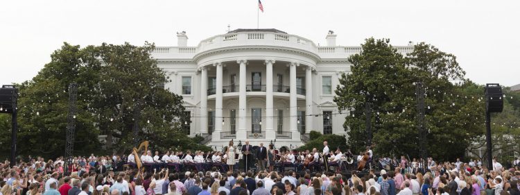 Una fiesta en los jardines de la Casa Blanca. | Foto: Casa Blanca.