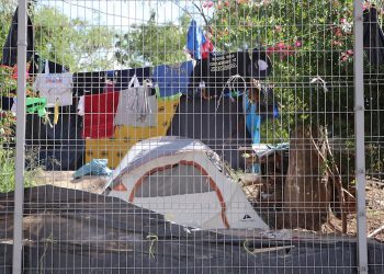 Fotografía de un campamento de migrantes el 23 de octubre de 2020, en la ciudad de Matamoros, en el estado de Tamaulipas (México). Foto: Abraham Pineda-Jacome / EFE.