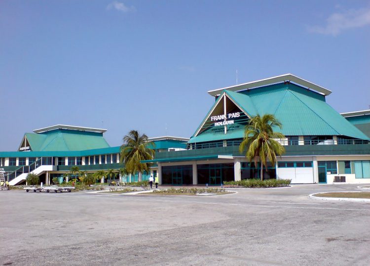 Aeropuerto Internacional Frank País, de Holguín, en el oriente de Cuba. Foto: Mapio.net / Archivo.