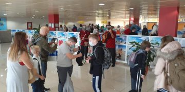 Llegada de turistas internacionales a Varadero durante la pandemia de la COVID-19. Foto: @yuni1792 / Twitter / Archivo.