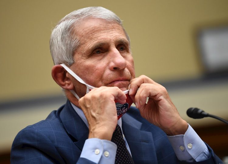 En la imagen, el epidemiólogo jefe de Estados Unidos, el doctor Anthony Fauci. EFE/Kevin Dietsch/Archivo.