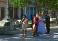 Sesión fotográfica en el Paseo del Prado de La Habana. Foto: Otmaro Rodríguez.