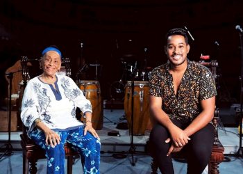 Omara Portuondo junto a Ethiel Failde. Foto: perfil de Facebook de la orquesta.