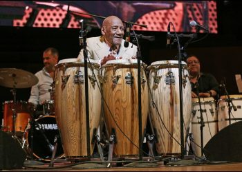 El percusionista desempeñó un notable papel en la consolidación de la música cubana y latina en el circuito de Nueva York, uno de los epicentros culturales del mundo, que fue testigo, no solo de la magistral obra de Camero, sino de todos los músicos cubanos en la diáspora. Foto: chicagotribune.com