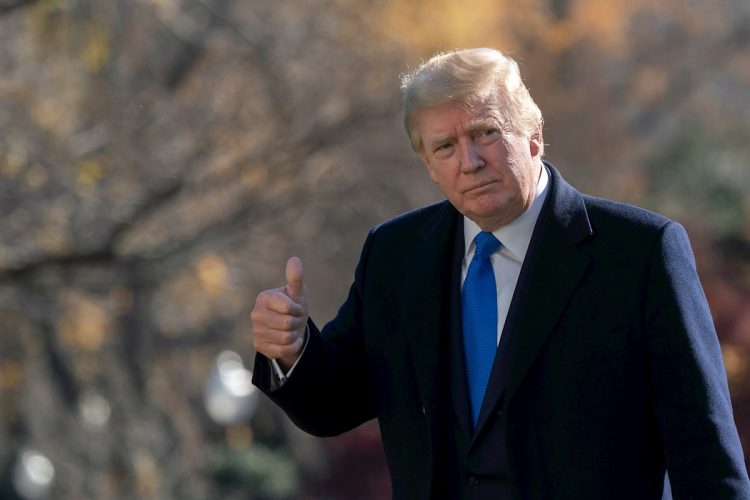 El presidente de los Estados Unidos, Donald J. Trump, regresa a la Casa Blanca después de pasar el fin de semana de Acción de Gracias en Camp David, en Washington, 29 de noviembre de 2020. Foto: Chris Kleponis / EFE / POOL.