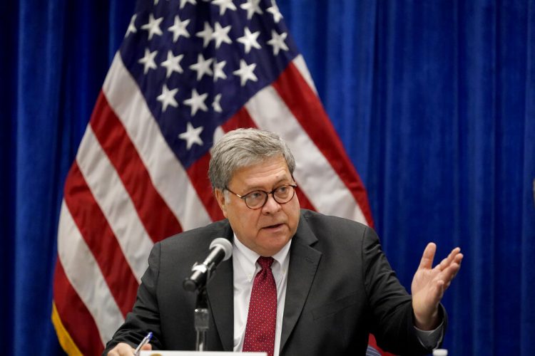 El secretario de justicia de EEUU William Barr en San Luis, Missouri, el 15 de octubre de 2020. Foto: Jeff Roberson/AP.