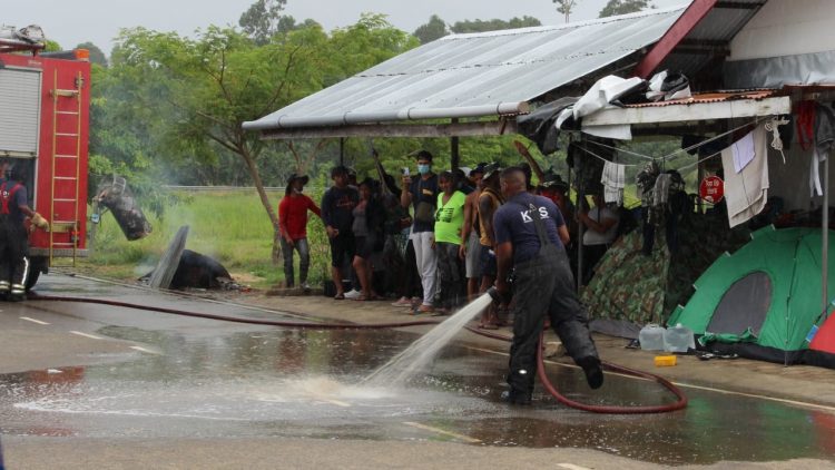 Campamento migrantes cubanos. Foto: Suriname Herald / Archivo.