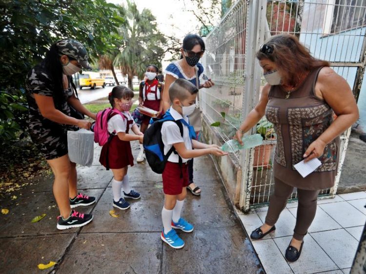 Inicio del curso escolar 2020-2021 en La Habana. Foto: Hola.