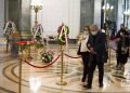 El pianista José María Vitier y su esposa, la artista Silvia Rodríguez, en las honras fúnebres del Historiador de La Habana, Eusebio Leal, en el Capitolio Nacional, el 17 de diciembre de 2020. Foto: Otmaro Rodríguez.