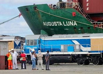 Cuba recibe siete nuevas locomotoras fabricadas por la empresa rusa Sinara. Foto: Sputnik/Miguel Fernández.