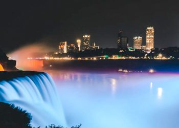 Vista del lado canadiense de las Cataratas del Niágara. Foto: visitarniagara.com