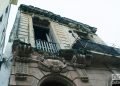 Vista de una edificación de la Calle Empedrado, en La Habana. Foto: Otmaro Rodríguez.