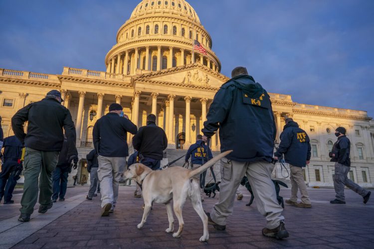 Las medidas de seguridad en el Capitolio en Washington preparándose para la toma de posesión de Joe Biden. Foto tomada el 19 de enero del 2021. Foto: J. Scott Applewhite/AP.