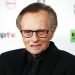 Larry King durante la 45ta entrega internacional de los Premios Emmy, en el New York Hilton en Nueva York. 2017. Foto: Andy Kropa/Invision/AP, Archivo.