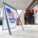 Unas personas ingresan a un centro de votación en Dawnville, Georgia, el martes 5 de enero de 2021. Foto: Matt Hamilton/Chattanooga Times Free Press vía AP.