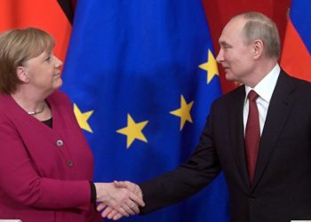 Merkel y Putin se saludan. Foto: mundo.sputniknews.com/