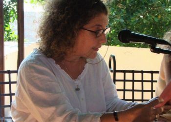 La poeta Charo Guerra, ganadora del premio Julián del Casal. Foto: Leyla Leyva, cortesía de la entrevistada.