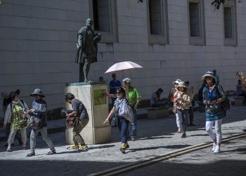 Turistas japoneses en La Habana Vieja. Foto: Havana Gardens.