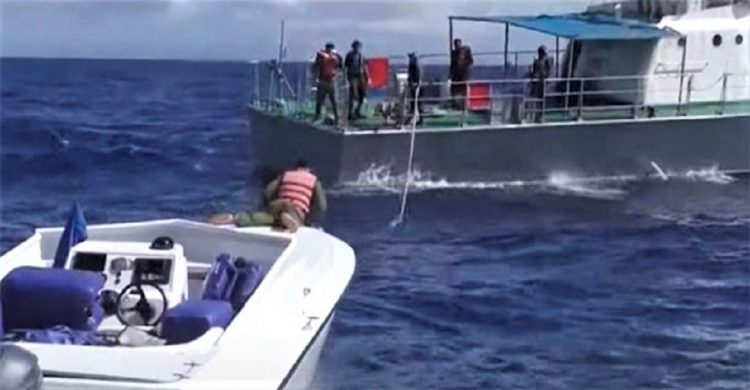 Guardafronteras de Cuba capturan lancha rápida a ocho millas al noreste de Punta del Fraile. Foto: captura de pantalla del reporte realizado por Canal Caribe, vía juventudrebelde.cu