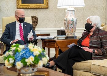 La Secretaria del Tesoro, Janet Yellen, junto al presidente de EE.UU., Joe Biden, en la Casa Blanca. Foto: Shaw Thew / EFE / Archivo.