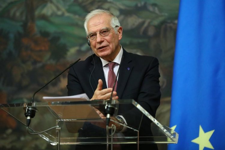 Josep Borrell durante una rueda de prensa conjunta con el ministro de Exteriores de Rusia, Serguéi Lavrov. Foto: Ministerio de Asuntos Exteriores de Rusia/EFE/EPA.