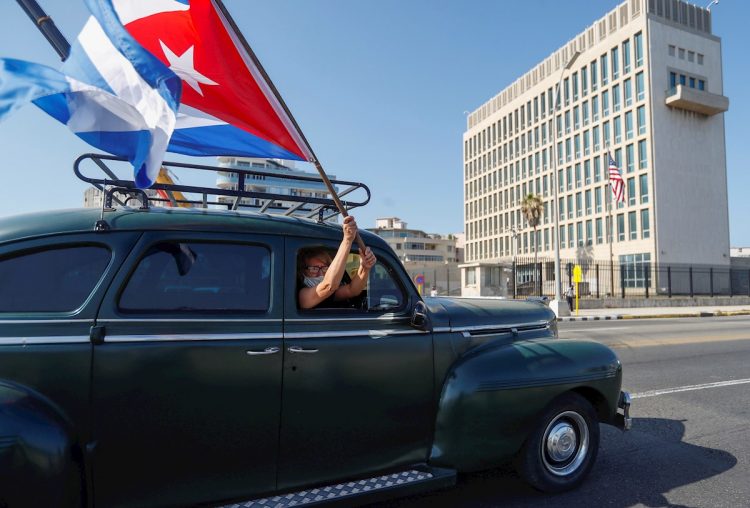 Caravana contra el embargo de Estados Unidos a Cuba, en La Habana, el 28 de marzo 2021. Foto: Yander Zamora / EFE/Archivo.