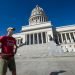 José Enrique González, Pepe, guía de free tour con uno de los recorridos más populares de esta modalidad turística en La Habana. Foto: Otmaro Rodríguez.