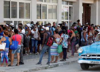 Las cifras del coronavirus en Cuba siguen siendo muy alarmantes. Foto: Yander Zamora/EFE.