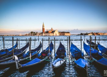 Estacionamiento de góndolas en Venecia. Foto: Kaloian Santos.