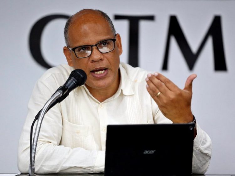 El director de relaciones internacionales del Ministerio de Ciencia, Tecnología y Medio Ambiente (CITMA), Jesús Guerra. Foto: Ernesto Mastrascusa/Efe/Archivo.