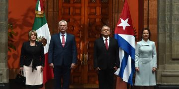 Los presidentes de Cuba, Miguel Díaz-Canel (i), y México, Andrés Manuel López Obrador, durante la visita del mandatario cubano a México, en octubre de 2019. Foto: Estudios Revolución / presidencia.gob.cu / Archivo.