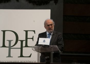 Santiago Muñoz Machado, director de la Real Academia Española (RAE), en la presentación de las novedades del Diccionario Histórico de la Lengua Española, el 13 de abril de 2021. Foto: @RAEinforma / Twitter.