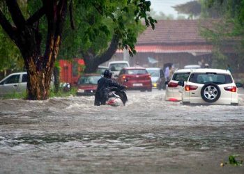 Inundaciones provocadas por el ciclón Tauktae en la India. Foto: Rajtilak Naik / TOI vía @weatherindia / Twitter.