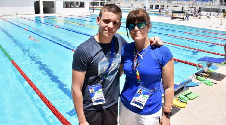 Rodolfo Falcón (hijo) y Luisa Mojarrieta, su mamá y entrenadora. Foto: 5 de Septiembre.