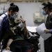 Personal medico realiza controles a sus pacientes en una Unidad de Cuidados Intensivos en un hospital de Buenos Aires. Foto:EFE/Juan Ignacio Roncoroni/Archivo.