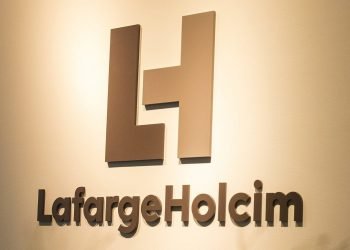 Logo de la multinacional suiza LafargeHolcim. Foto: EPA / ft.com / Archivo.