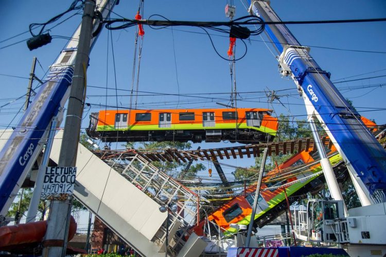 El colapso de la Línea 12 del Metro del DF ha dejado hasta ahora 24 muertos. Foto: La Tercera.