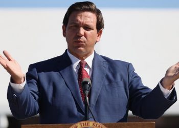 El republicano Ron DeSantis, gobernador de Florida. Foto: CNN.