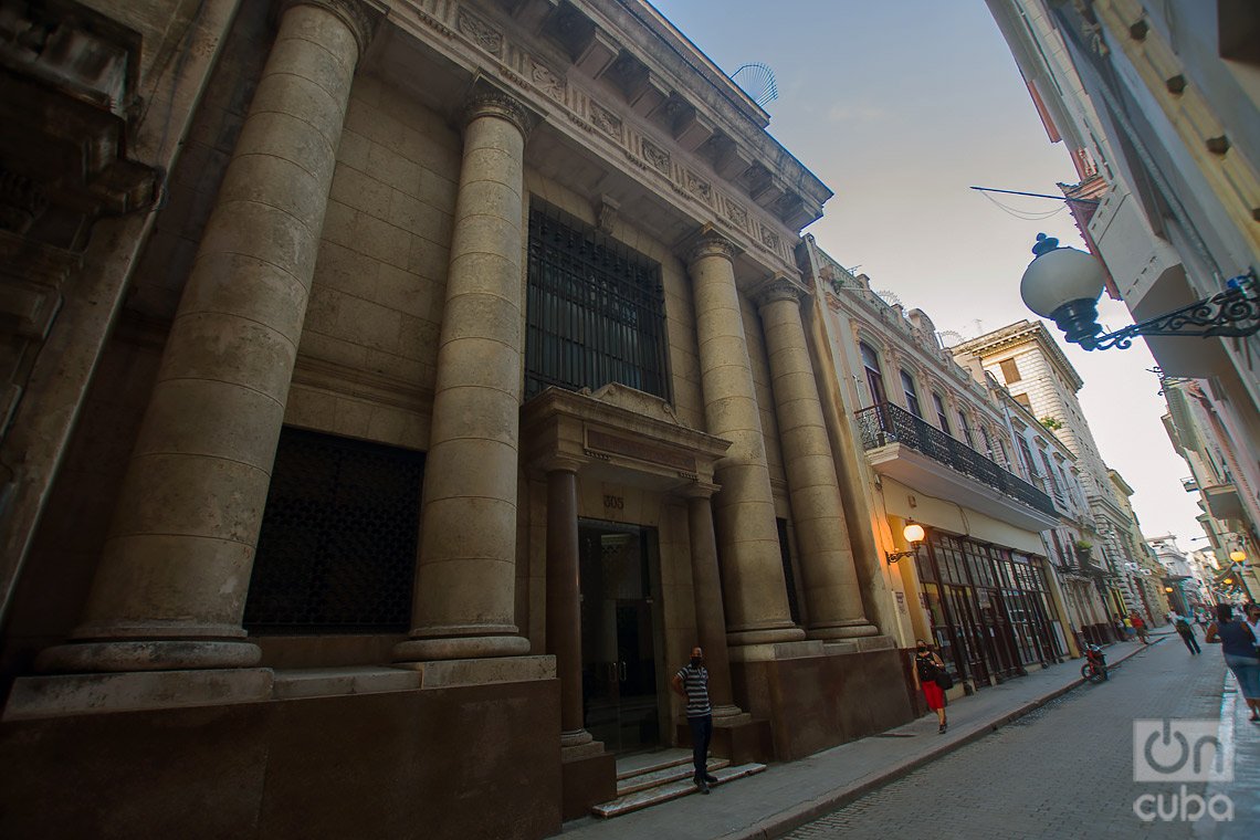 Numismatic Museum, on Obispo Street in Havana. Photo: Otmaro Rodríguez.