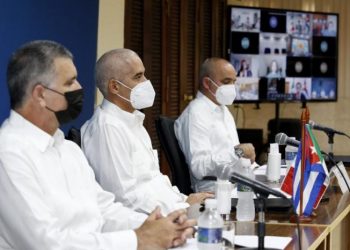 Participantes cubanos en el encuentro Cuba-México sobre temas migratorios. Foto: Cancillería de Cuba