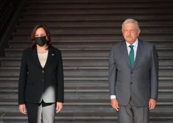 Kamala Harris y AMLO en el Palacio Nacional de CDMX. Foto: USA Today.