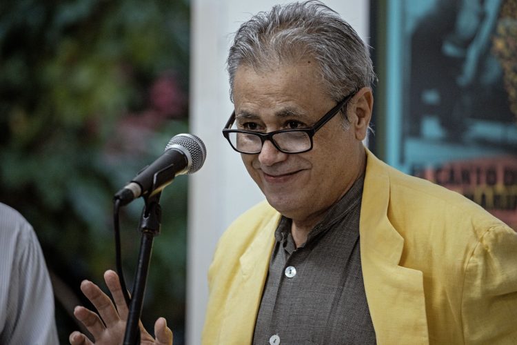 El escritor cubano Senel Paz, que recibió el Premio Nacional de Cine 2020. Foto: twitter.com/FestCineHabana