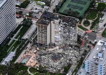 El condominio Champlain Towers South, de 12 pisos, en Miami Beach. Foto: The Guardian.