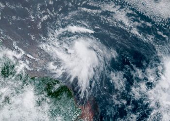 Vista satelital de la tormenta tropical Elsa. Foto: NOAA NWS National Hurricane Center/Facebook.