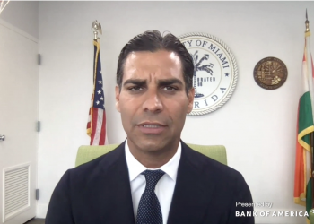 El alcalde de Miami, Francis Suárez. | Foto: Axios.