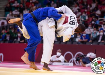 Iván Silva (de blanco) no pudo superar su primer combate en los Juegos Olímpicos de Tokio. Foto: International Judo Federation.