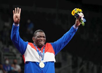 Mijaín López celebra su cuarto título olímpico consecutivo, en los Juegos Olímpicos de Tokio. Foto: EFE / Archivo.