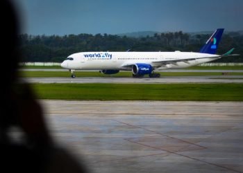 Imagen de archivo de un avión de la aerolínea World2Fly de Iberostar, en el Aeropuerto Internacional José Martí, en La Habana. Foto: Ariel Ley Royero/ ACN / Archivo.