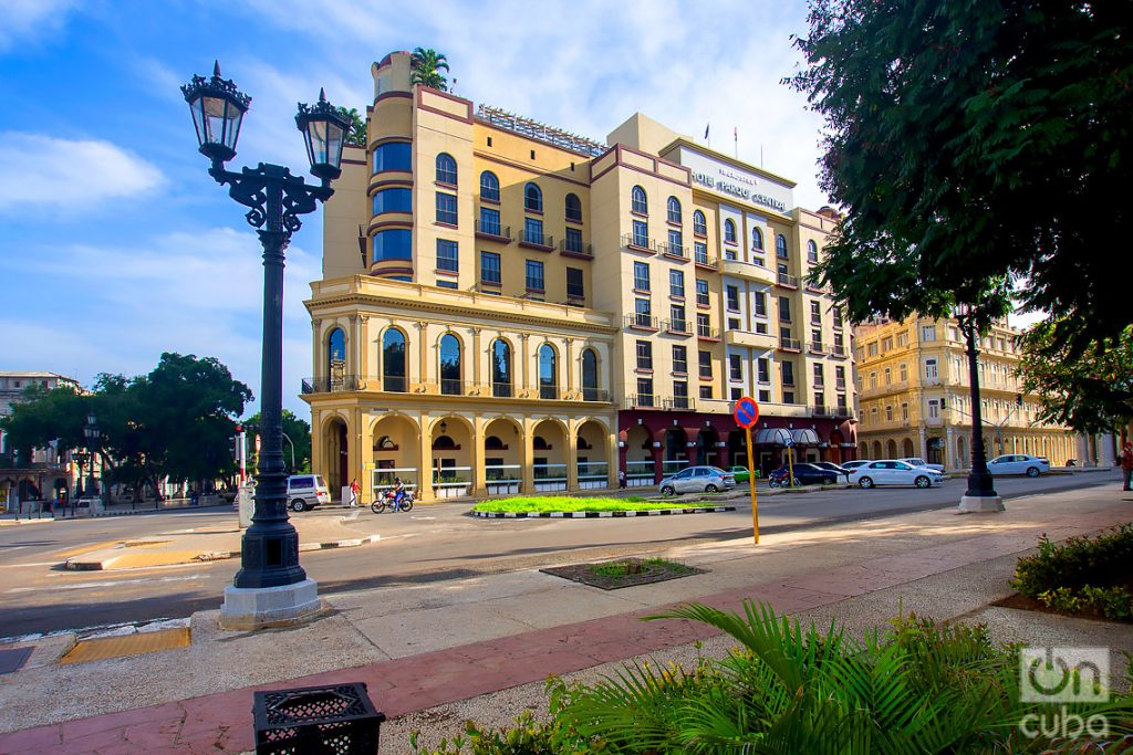 El Hotel Parque Central, de la Cadena Iberostar, en La Habana. Foto: Otmaro Rodríguez.